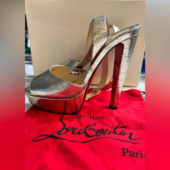 Christian Louboutin, Size 37.5 - Picture 2 of 7